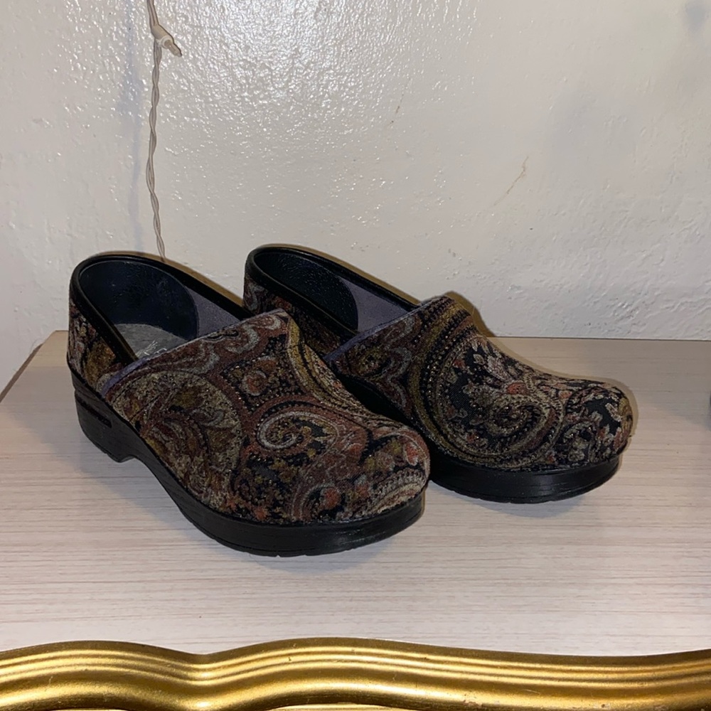 DANSKO 36 vegan professional paisley glitter sparkles tapestry